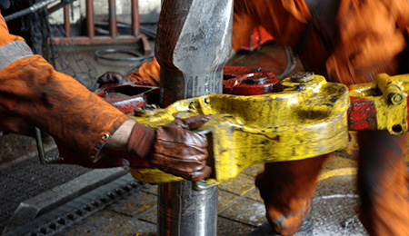 Stuck pipe-freed in just 2 hours. <br>16 hours faster than operator expectations.